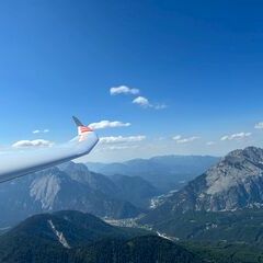 Flugwegposition um 14:31:26: Aufgenommen in der Nähe von Gemeinde Scharnitz, 6108, Österreich in 2375 Meter
